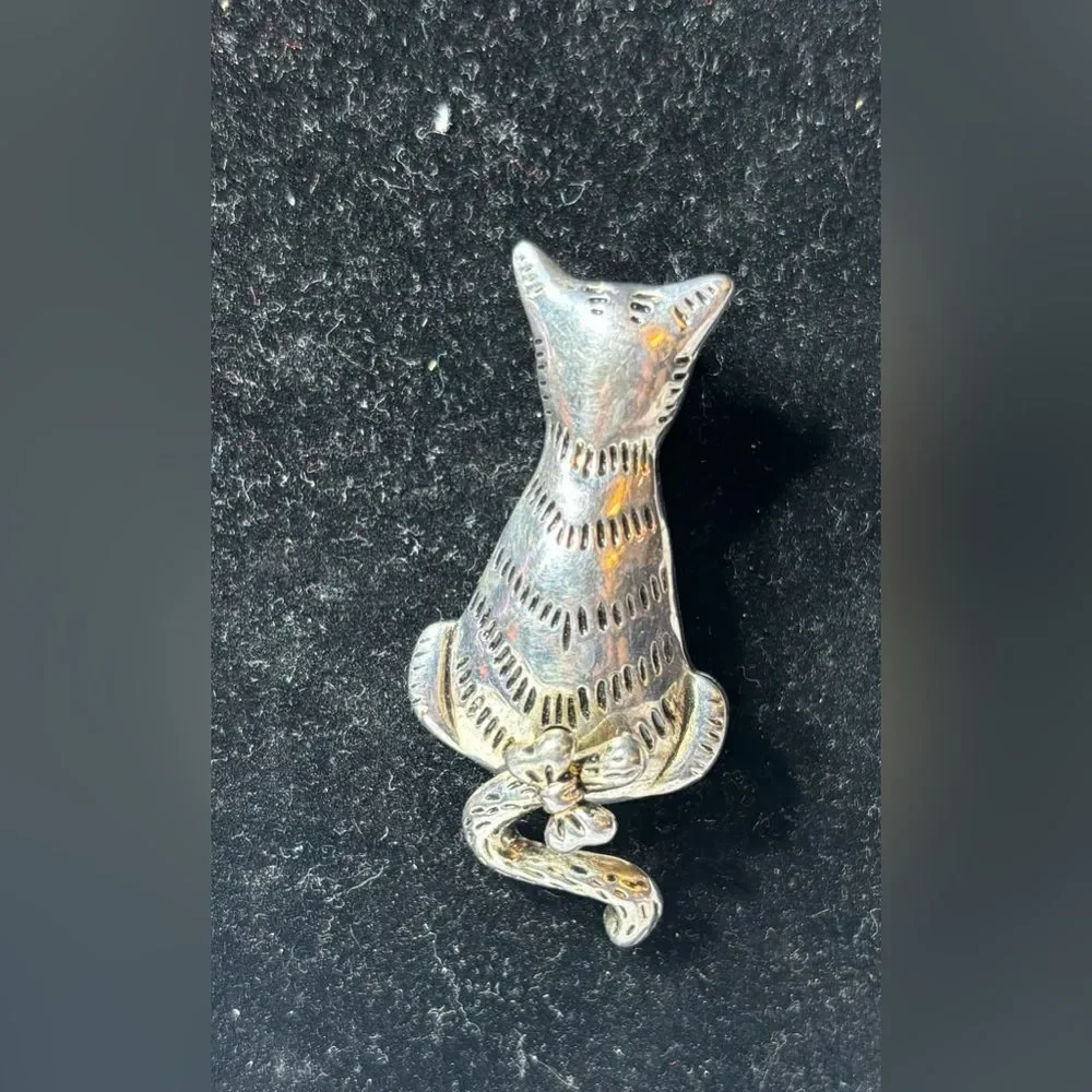 Vintage Silvertone Kitty Cat Puppy Dog Brooch Excellent Preloved Condition